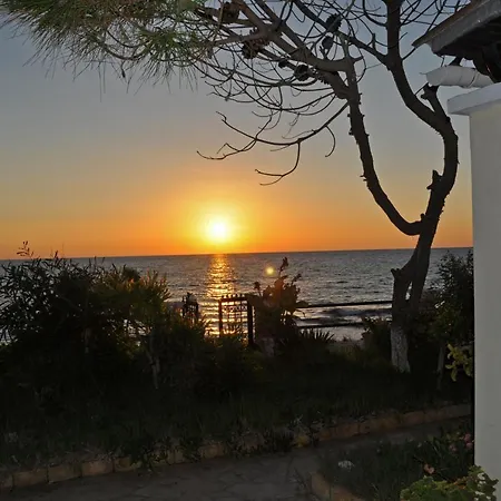 Holiday home Corfu Beachfront Yannis On Agios Gordios