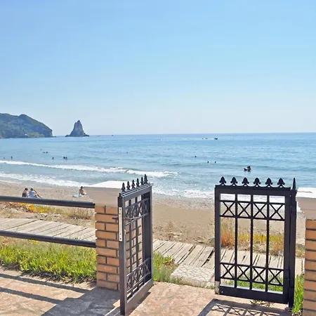 Corfu Beachfront Yannis On Agios Gordios Holiday home *